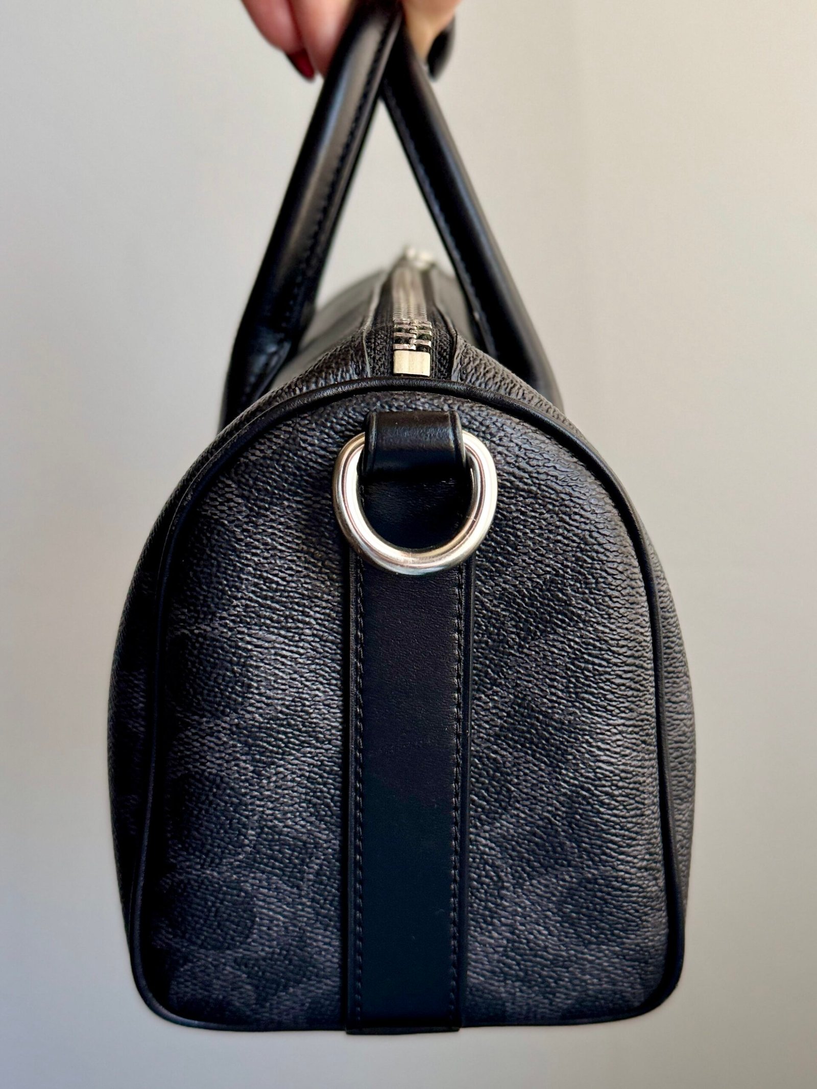 Coach Compass Bag 25 CCF49 – Black Signature - Image 2