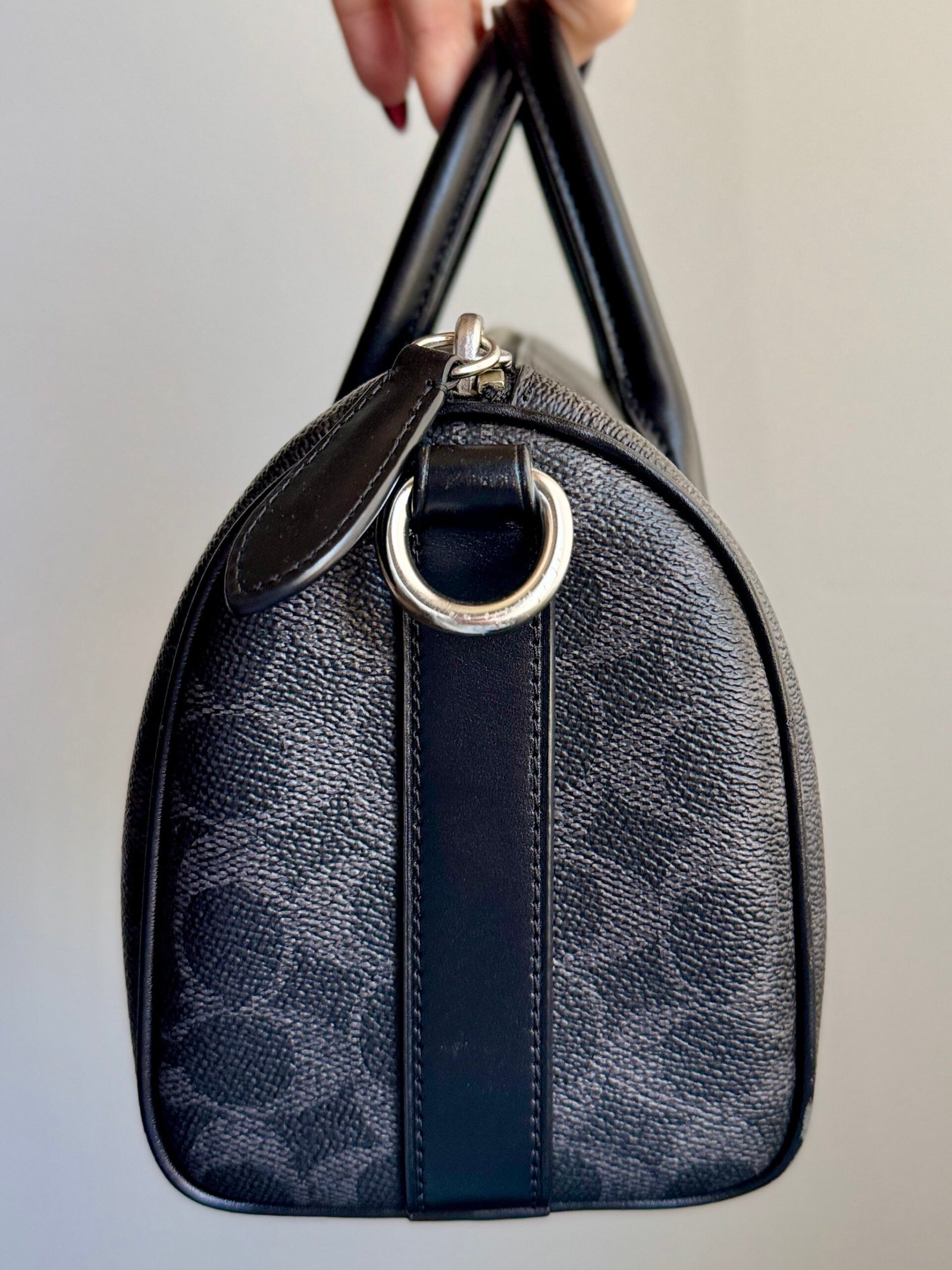 Coach Compass Bag 25 CCF49 – Black Signature - Image 4