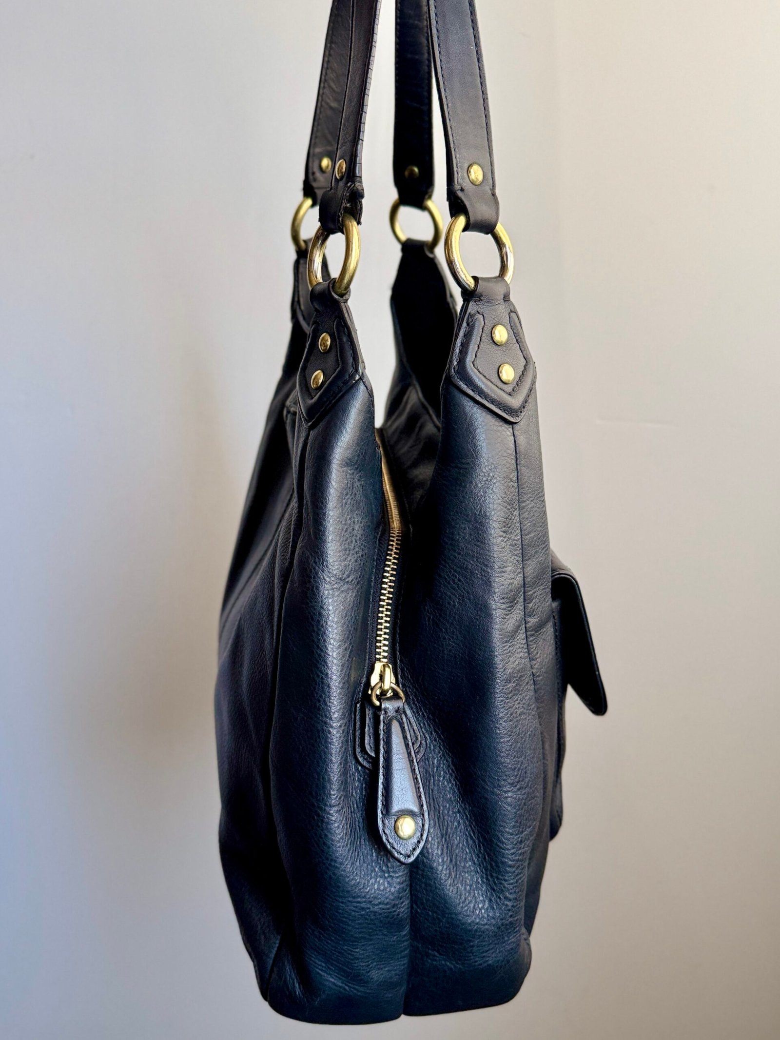 Coach Campbell Leather Hobo F24686 – Black - Image 2